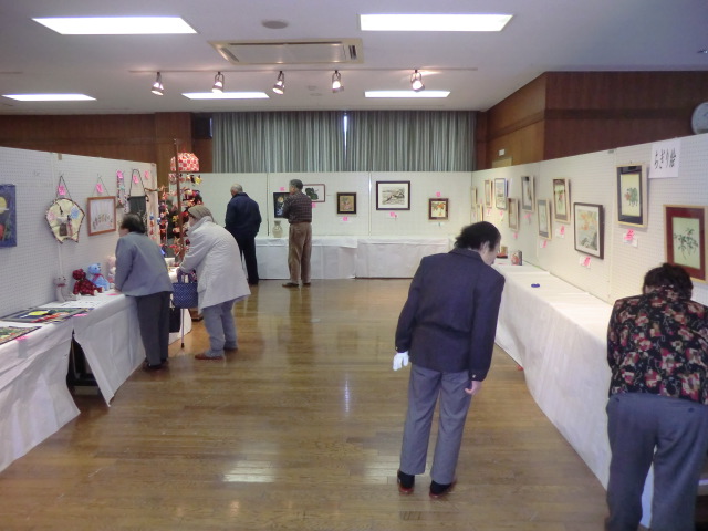 八代町高齢者作品展001.JPG