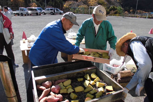 サツマイモ焼き.JPG