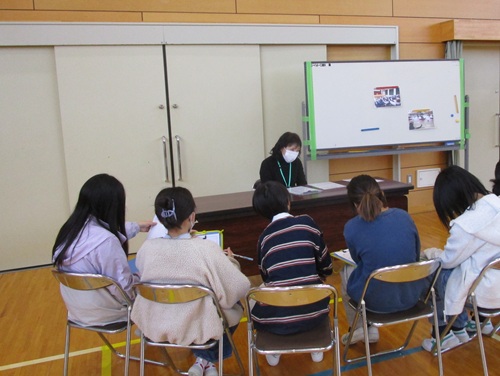 一宮西小６年生講師４.JPG