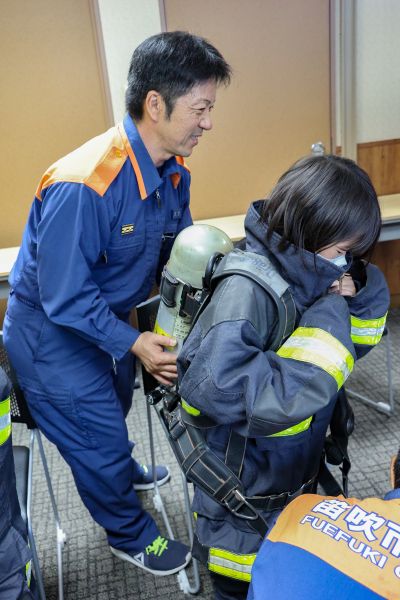 ４消防士1 ブログ.jpg